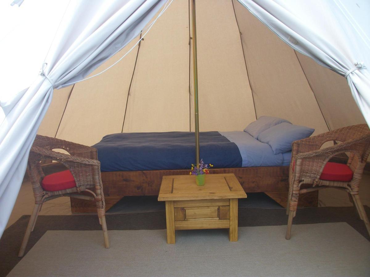Aille River Tourist Hostel Glamping Doolin Bagian luar foto