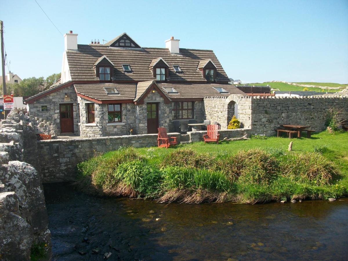 Aille River Tourist Hostel Glamping Doolin Bagian luar foto